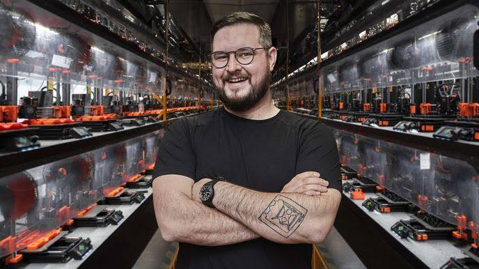 Průša opět posouvá hranice. Přináší cenově dostupný tisk tekutého silikonu.