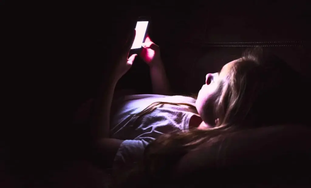 Matka se zhrozila, když otevřela chat své dcery s umělou inteligencí. Nebylo jí ani dvanáct