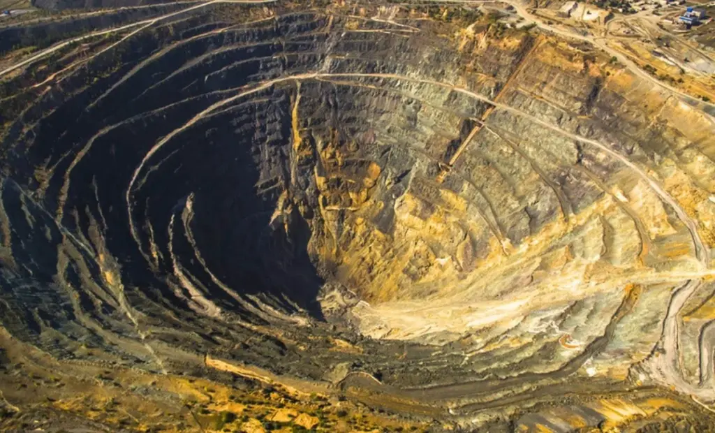 Prekvapivý nález v Surinamskej džungli: Prečo geológovia vkladajú špongiu do pôdy