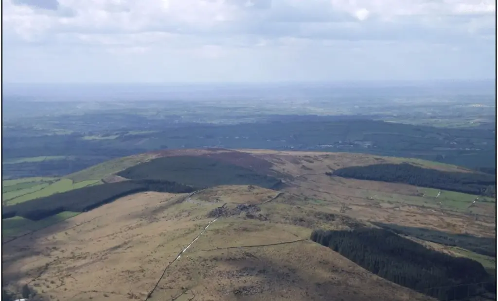 Proč irští archeologové tají, že v zemi objevili 600 domů pět století přes Aténami