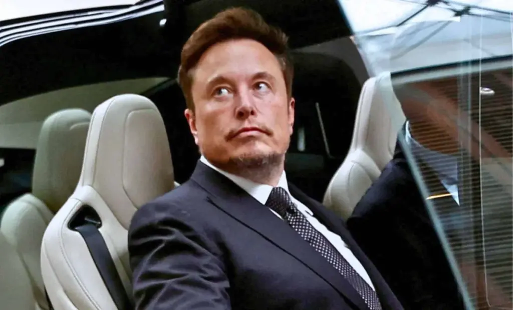 Proč majitelé Tesly žijí v tichém klamu: Musk konečně odhaluje, co nefunguje v systému FSD