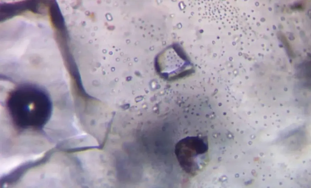 Proč vědci vkládají sůl do laboratoře: Objevili vzduch starší než dinosauři