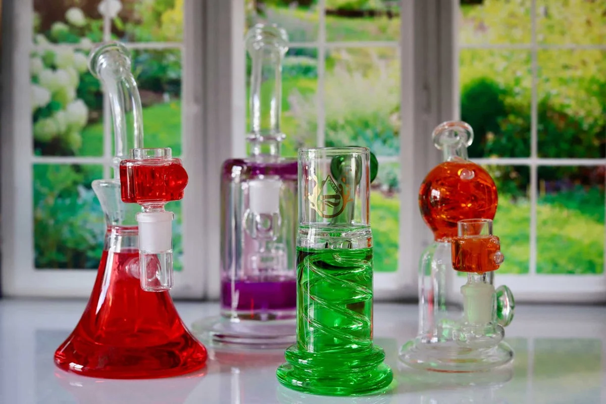 Proč zkušení majitelé domů přidávají lžičku glycerinu do vody na mytí nábytku - image 2