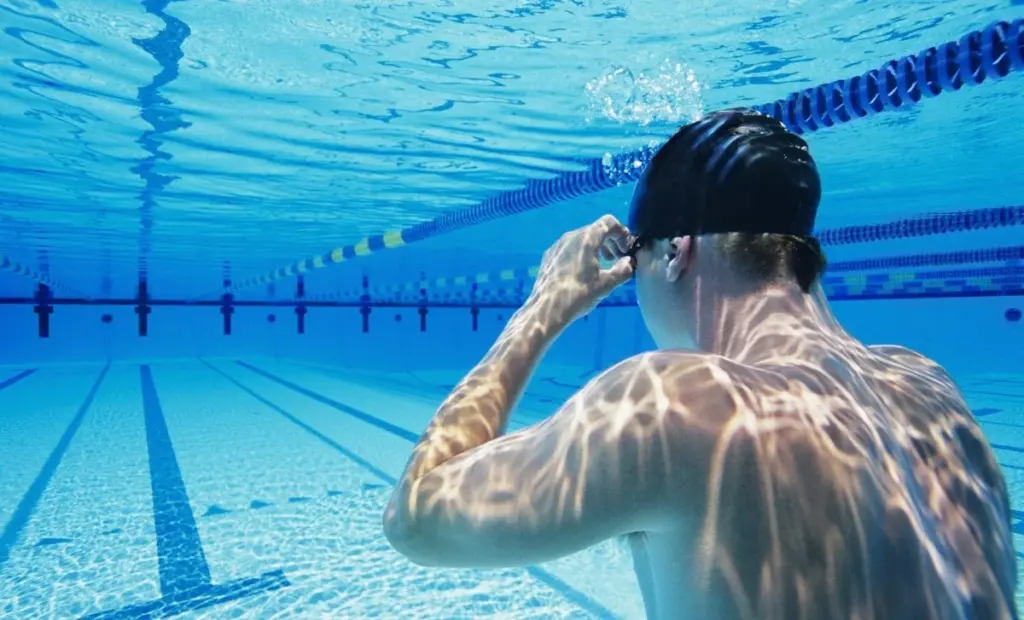 Tajemství, proč mistři apnea dávají před ponořením do vody dýchat čistý kyslík