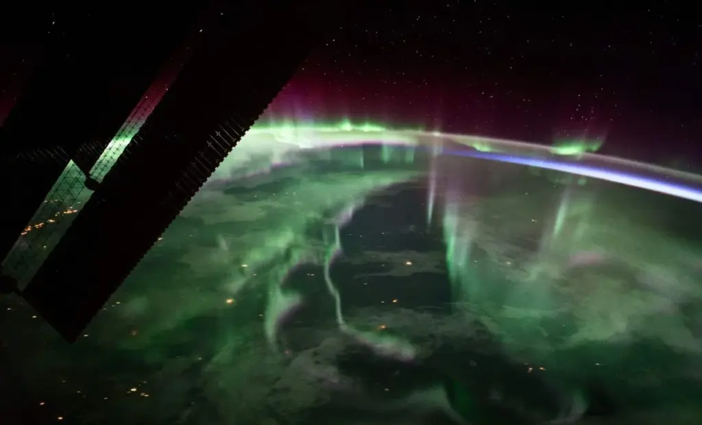 Vědci potvrdili: Proč se magnetický severní pól přesunul za hranice Kanady a co to udělá s vaším GPS