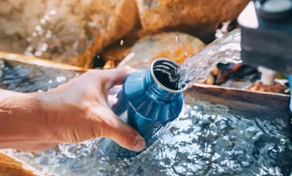 Většina lidí si neuvědomuje, proč se čistá voda stane luxusem. Chyba není v přírodě, ale v Praze