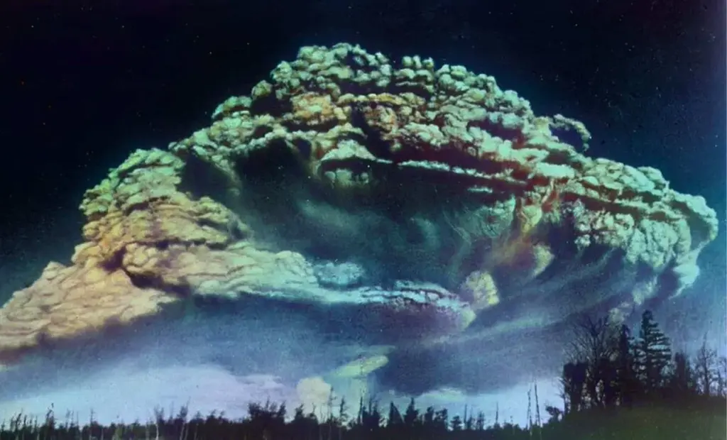 Záhada Kamčatky: Sopka Bezymiannyj explodovala v roce 1956, dnes je skoro zpět. Vědci sledují každý metr