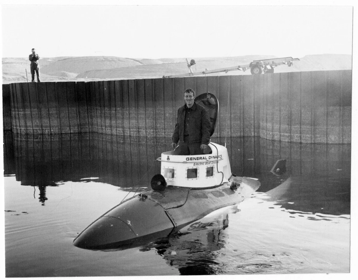 Atomová hrozba pohřbená v ledu: Na Grónsku havaroval bombardér USA s jadernými zbraněmi a jedna část se nikdy nenašla - image 2