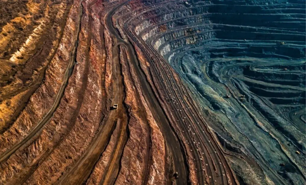 Geologové objevili obrovské naleziště vzácných zemin v zemi, kde se čekalo jen ropu