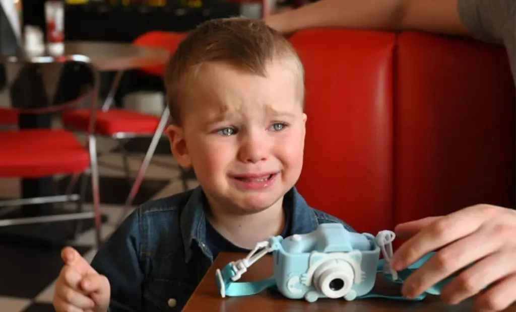 Majitelka vegan restaurace odmítla ohřát masové jídlo pro dítě. Rodiče zuří, spustili národní debatu