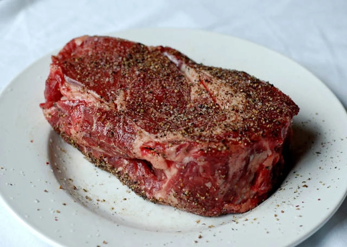 Odborníci prozradili, jak by chutnal T-Rex: Proč by masožravci byli nepoživatelnou noční můrou? - image 2