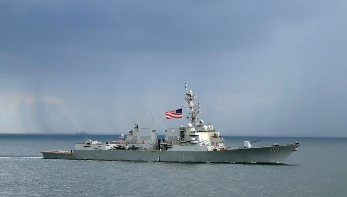 Proč americký torpédoborec nečekaně vplul do Skotska: 3 klíčové události, které odhalují skutečný plán NATO - image 1