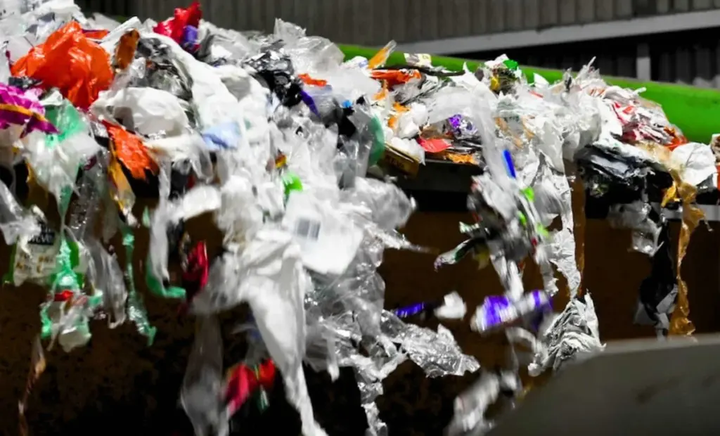 Špatný zvyk: Proč vyhazujeme měkké plasty, které dokážou snížit účty za výrobu obalů