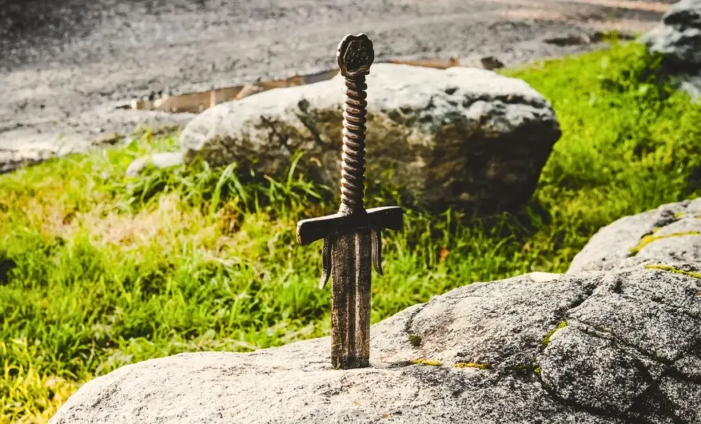 Tajemný meč „Excalibur“ objevený ve Valencii přepisuje dějiny: Proč má být ve skutečnosti islámský