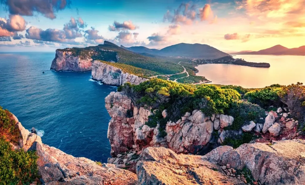 Tajemství modrých zón: Vědci ověřili, kdo se skutečně dožívá stovky, a odhalili 3 zásadní triky