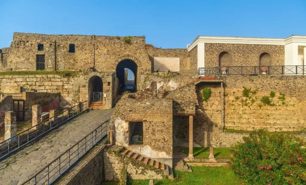 Tajemství starověkého betonu odhaleno v Pompejích: Proč vydrží 2000 let a ten náš se rozpadá?