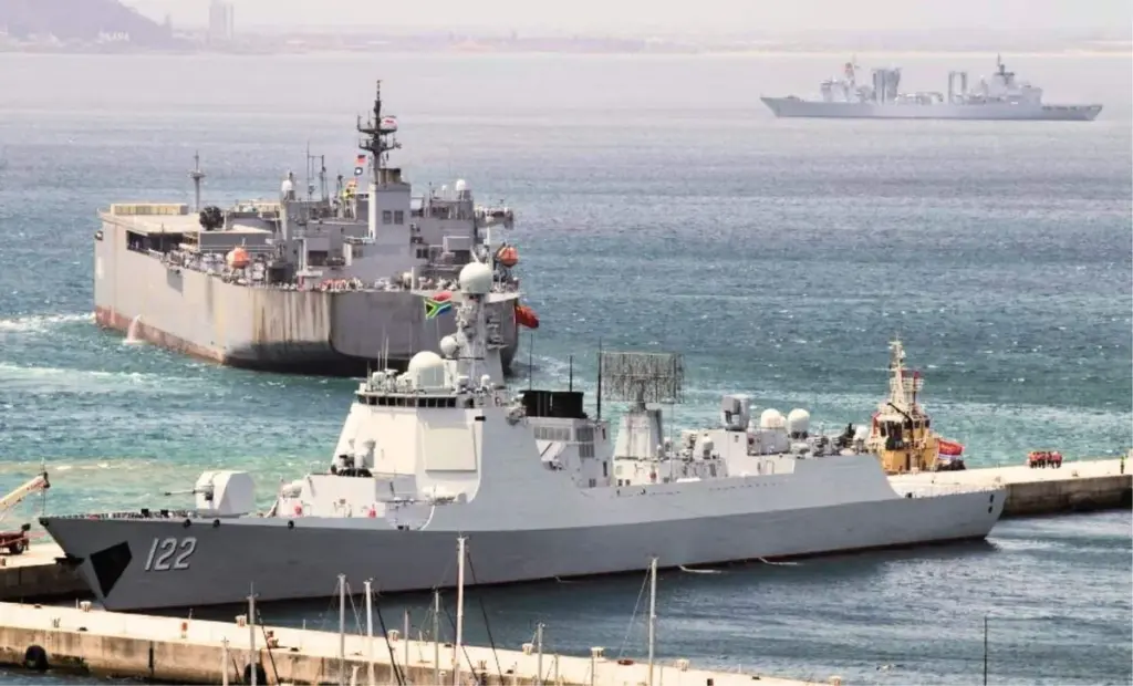 Tři velmoci v Jižní Africe bez varování: Proč Rusko, Čína a Írán nasadily lodě v klíčové zóně