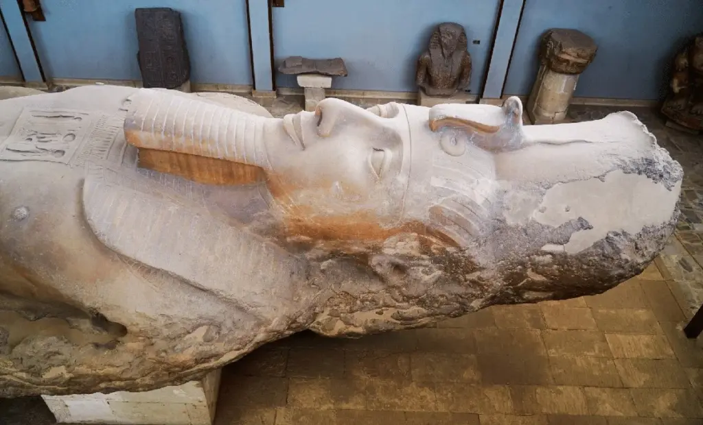 Znovuobjevený kus Ramesse II: Našli jsme chybějící polovinu sochy staré 94 let. Vědci už vědí, co udělají dál