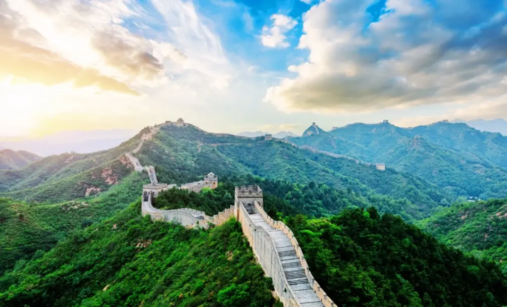 66 miliard stromů mění poušť Taklamakan: Čínská Zelená zeď dobývá klima