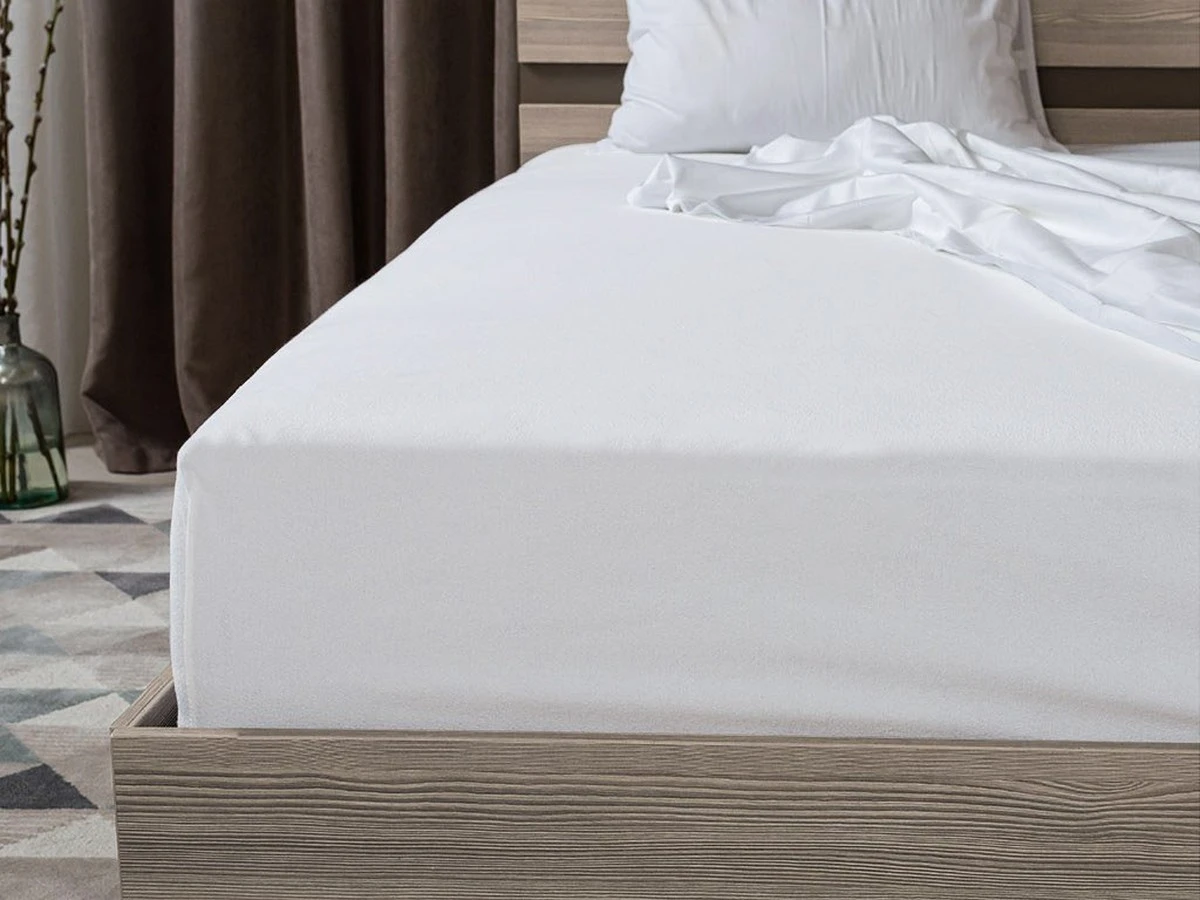 Jak složit prostěradlo s gumou: 4 kroky, které promění vaši skříň - image 1