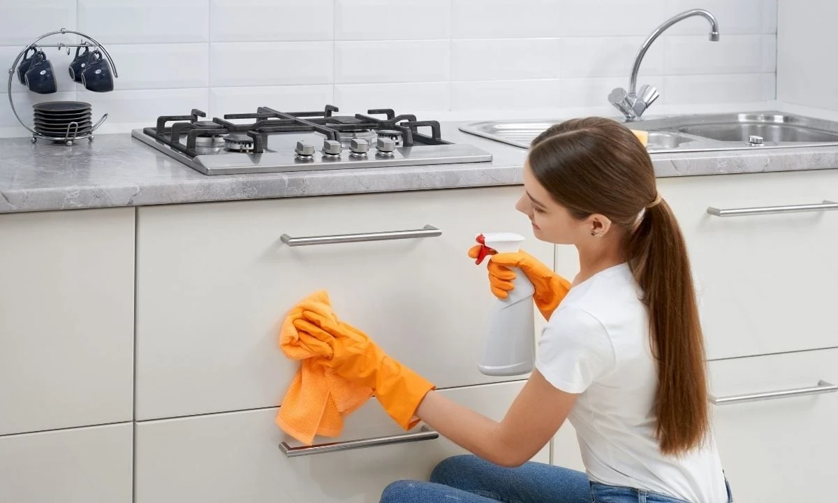 Jednou měsíčně: tajná metoda, jak vyčistit dřevěné náčiní od pachů a mastnoty - image 2