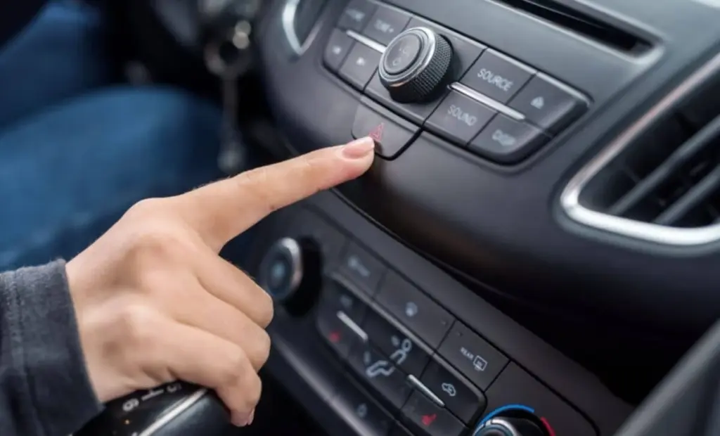 Návrat fyzických tlačítek: Automobilky jdou proti proudu dotykových displejů