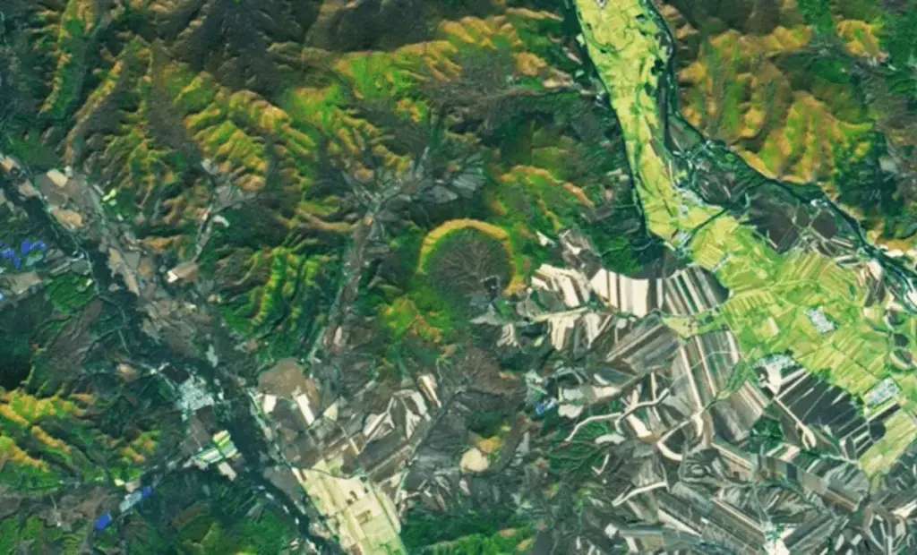 Skrytý kráter v Číně: Odhalení dopadu meteoritu, který mění naše chápání kosmu