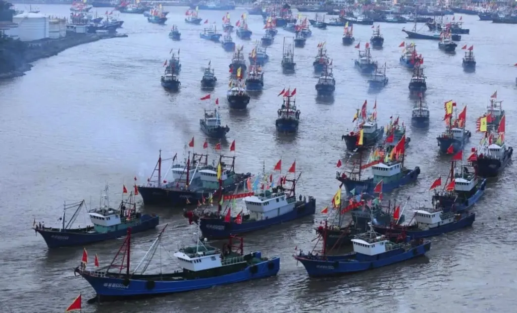 Tisíce čínských lodí u japonského pobřeží: Nejste připraveni na to, co dělají