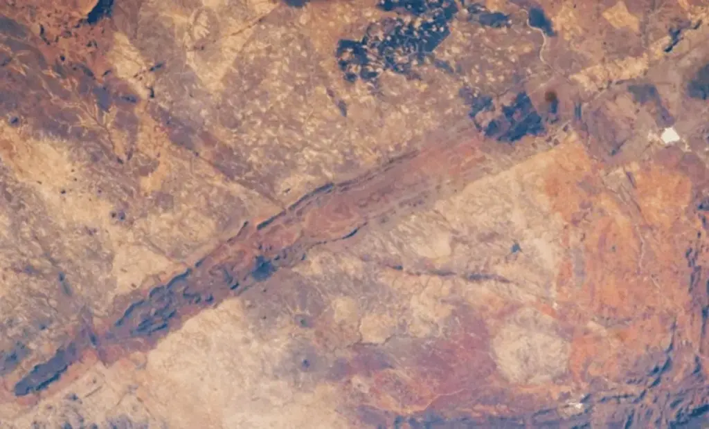 Záhadná Zimbabwe: NASA odhaluje 2,5 miliardy let starý div formovaný před miliardami let