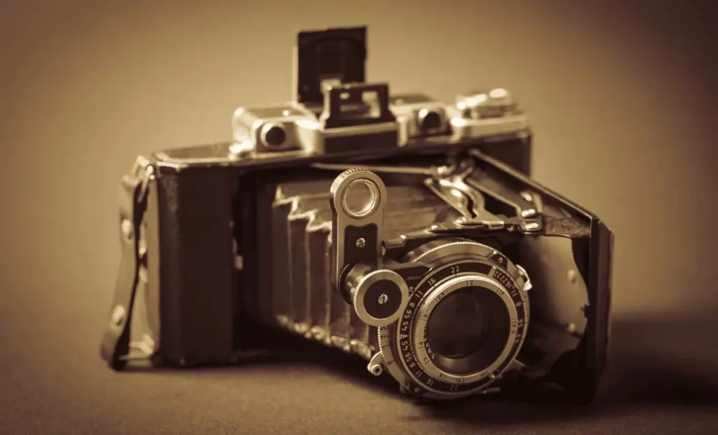 Z fotoaparátu ze starožitnictví ve fotoarchivu: Zapomenuté fotky ze 30. let odhalily šokující svědectví