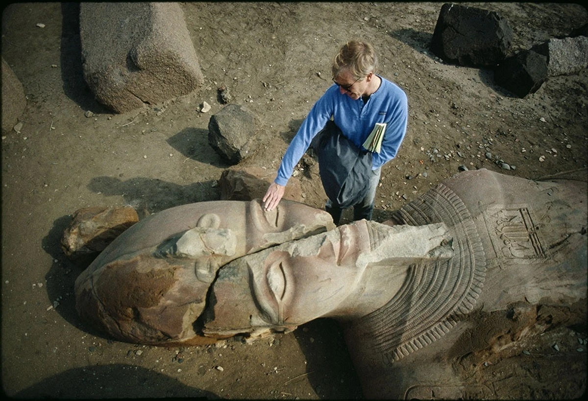 Před 96 lety pohřbený pod Nilem: Obří část legendární sochy faraona konečně nalezena - image 2