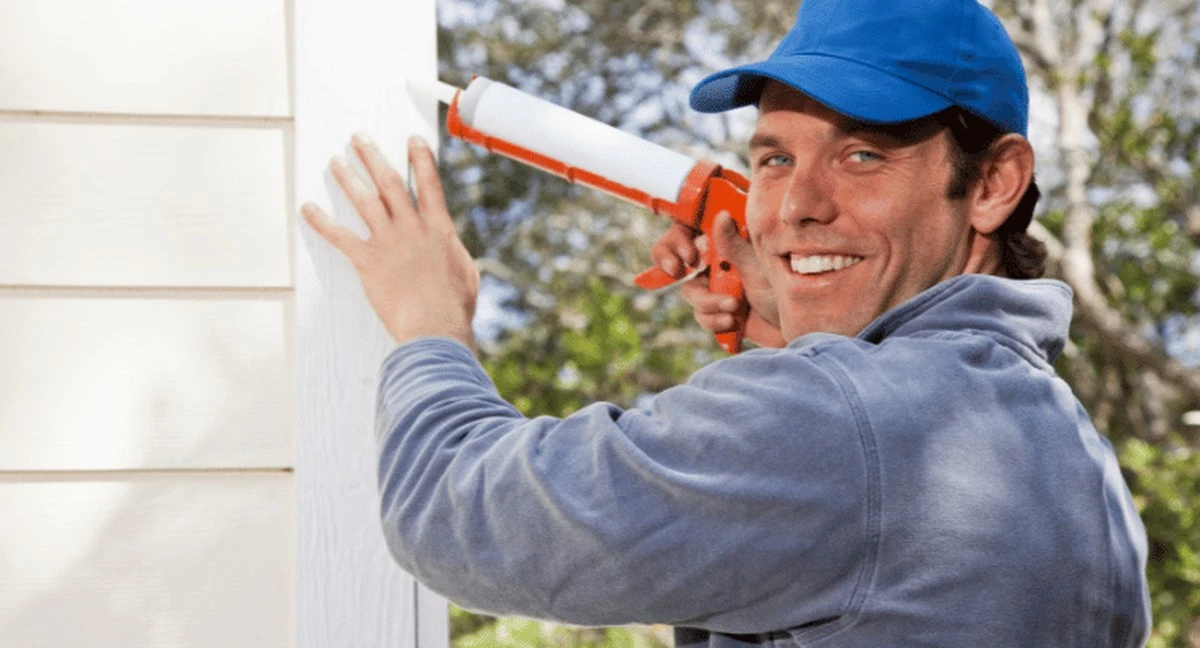 Proč po třech letech ignorování okapů najdete uvnitř to, co způsobuje fleky na stropě - image 2