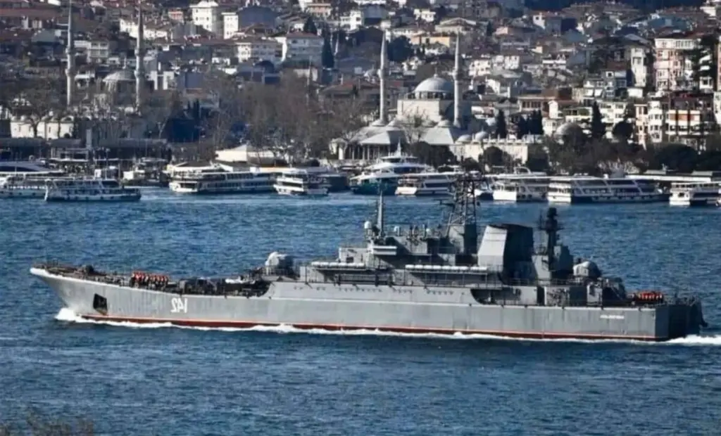 Proč se španělská plavidla v zálivu vysoké pohotovosti, když se u strategických vod objevila ruská plavidla