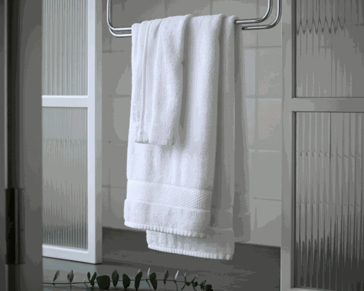 Proč se vám dělají pupínky a fleky na pleti: Chyba v koupelně, kterou dělá každý - image 1