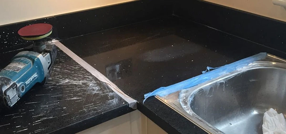 Proč se váš laminátový pracovní povrch kazí? Chyba, kterou dělá každý (a která ničí vaši kuchyni!) - image 1