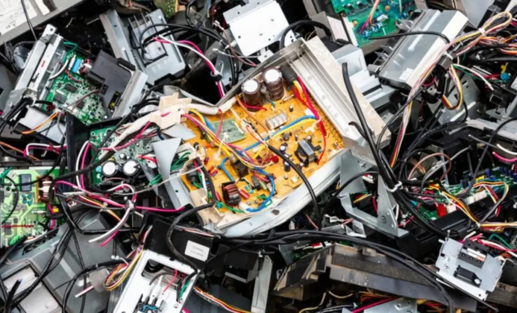 Proč vyhazujete zlato za stovky korun místo toho, abyste ho recyklovali jako sýraři