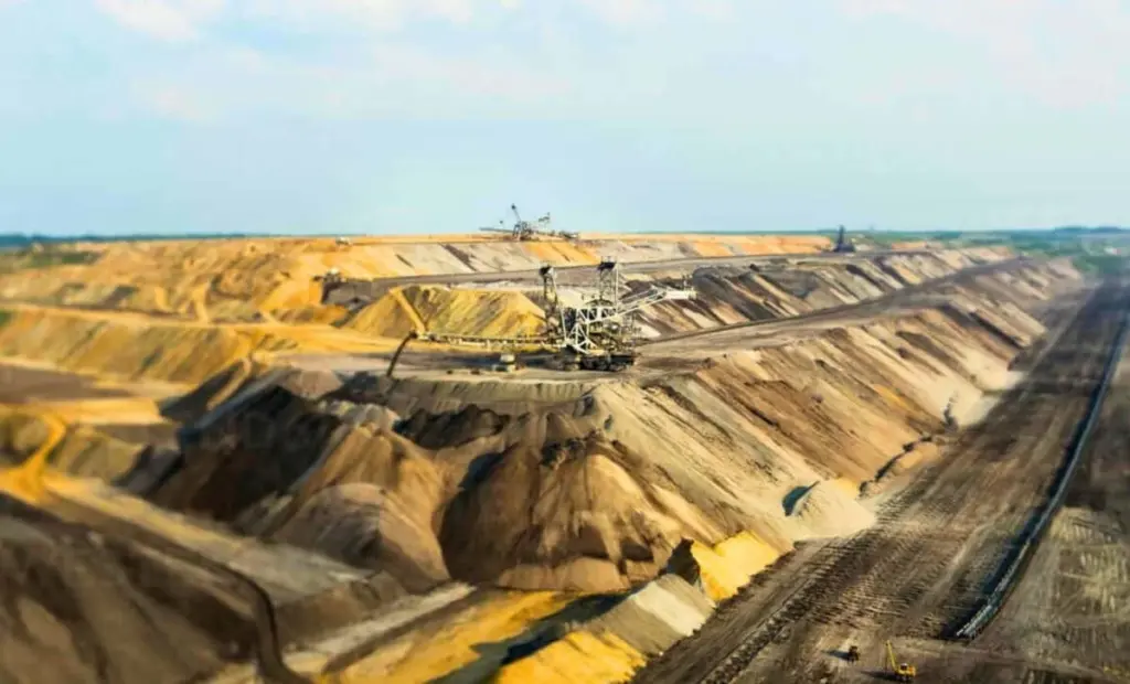 Geologové objevili 20 tun zlata za 1,48 miliardy dolarů tam, kde hledali jen železnou rudu